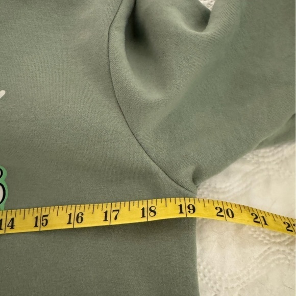 Sponge Bob SquarePants Lt Olive Green Hoodie. Size Small. - Picture 9 of 10